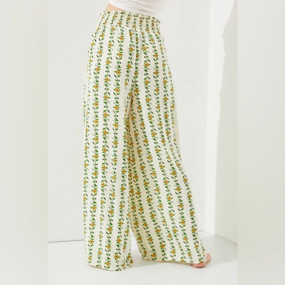 High Waist Floral Wide Leg Pants - Picture 2 of 5